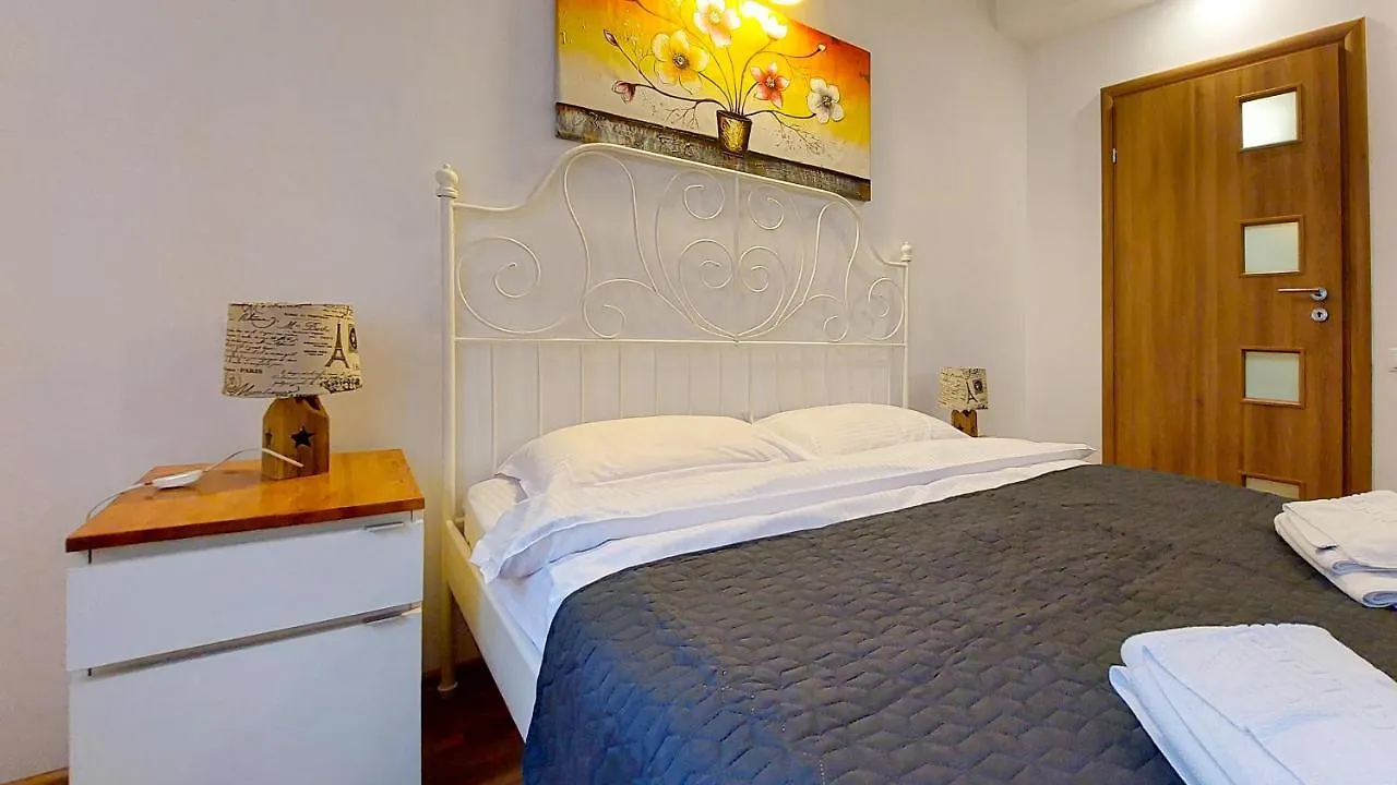 Fancy 2Bd Family Friendly In Historical Centre Netflix View 公寓