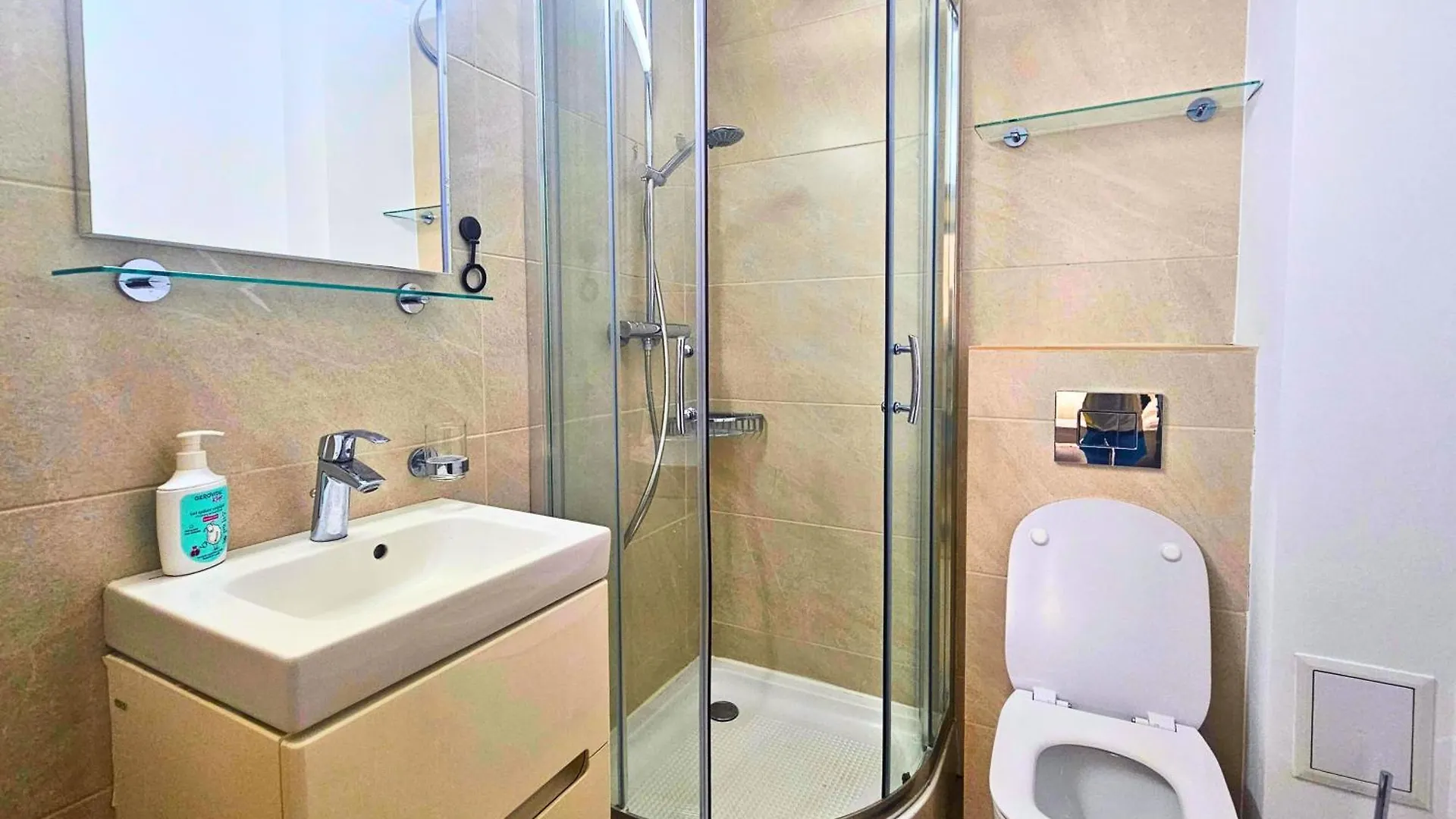 公寓 Fancy 2Bd Family Friendly In Historical Centre Netflix View 罗马尼亚