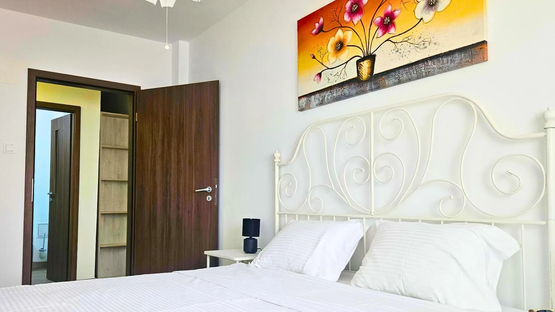 公寓 Fancy 2Bd Family Friendly In Historical Centre Netflix View