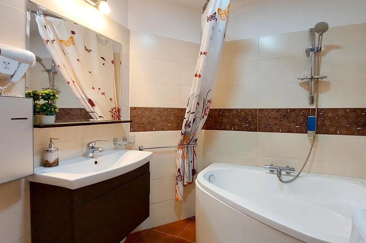 Apartman Fancy 2Bd Family Friendly In Historical Centre Netflix View