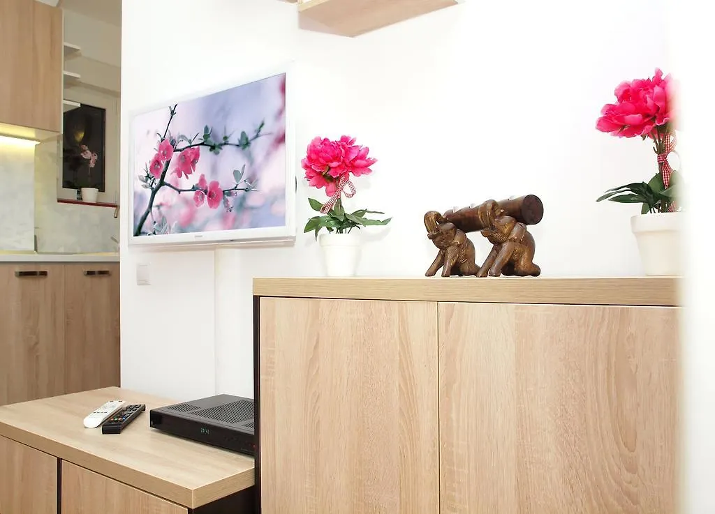 شقة Fancy 2Bd Family Friendly In Historical Centre Netflix View