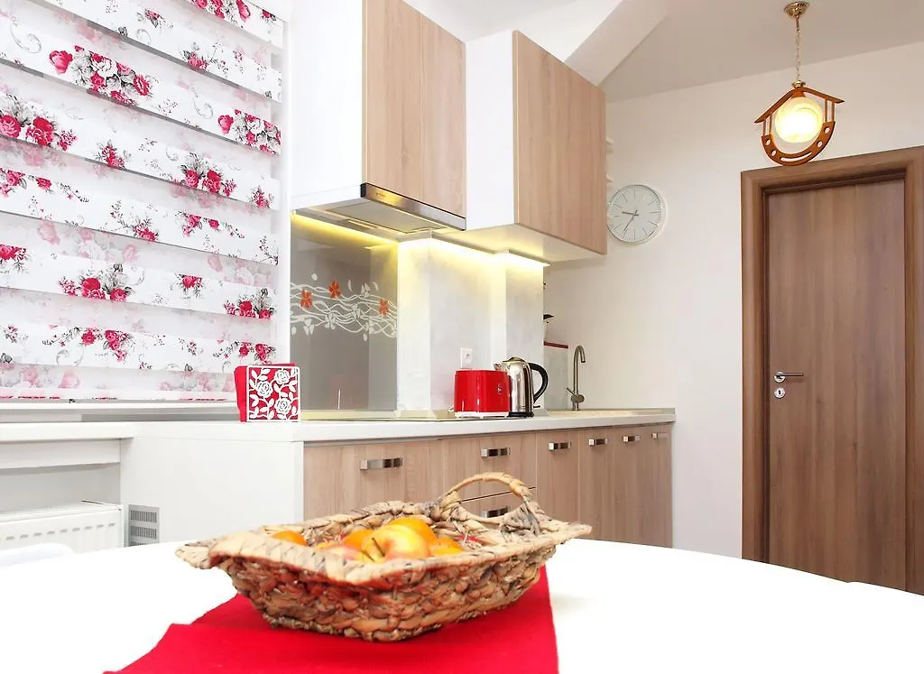 Fancy 2Bd Family Friendly In Historical Centre Netflix View